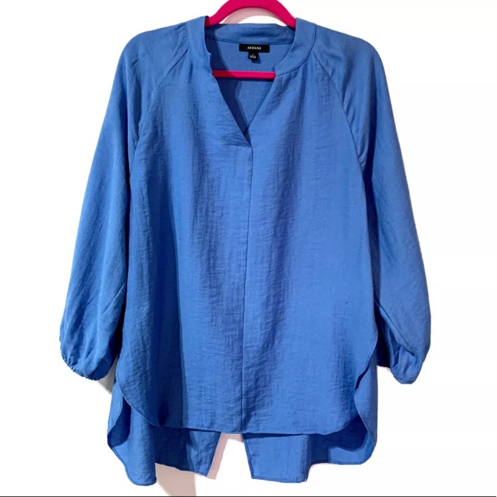 Alfani Women’s M Blue Split Neck Blouse